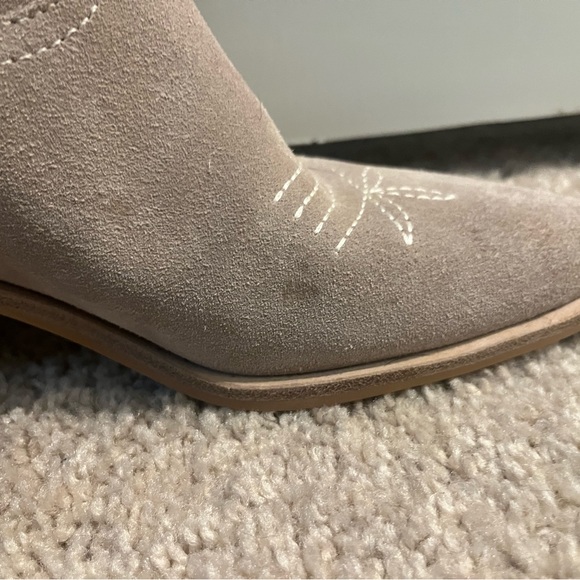 Dolce Vita Samare 6.5 Western Boots Taupe Suede - Picture 9 of 10
